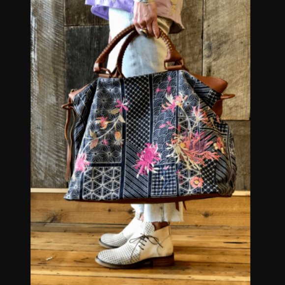 Johnny Was Viviana Denim Weekender Bag Floral Embroidery Handbag Brown Grey NEW - Picture 2 of 6